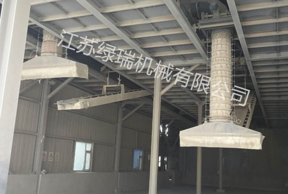 Dust removal device for bagged cement loader 2